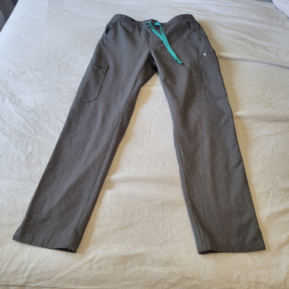 FIGS Technical Collection Scrub Cargo Pants XS/Petite Gray Healthcare Nurse
